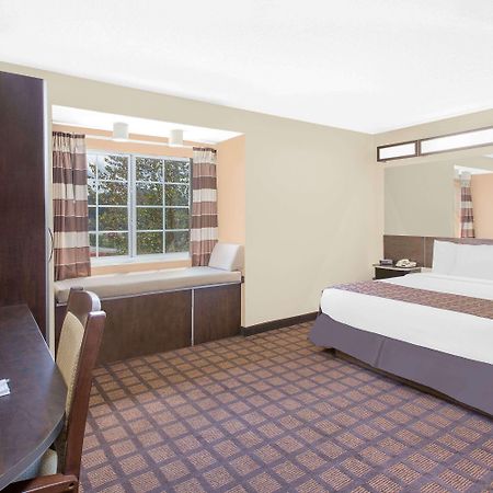 Microtel Inn & Suites By Wyndham Franklin Bagian luar foto