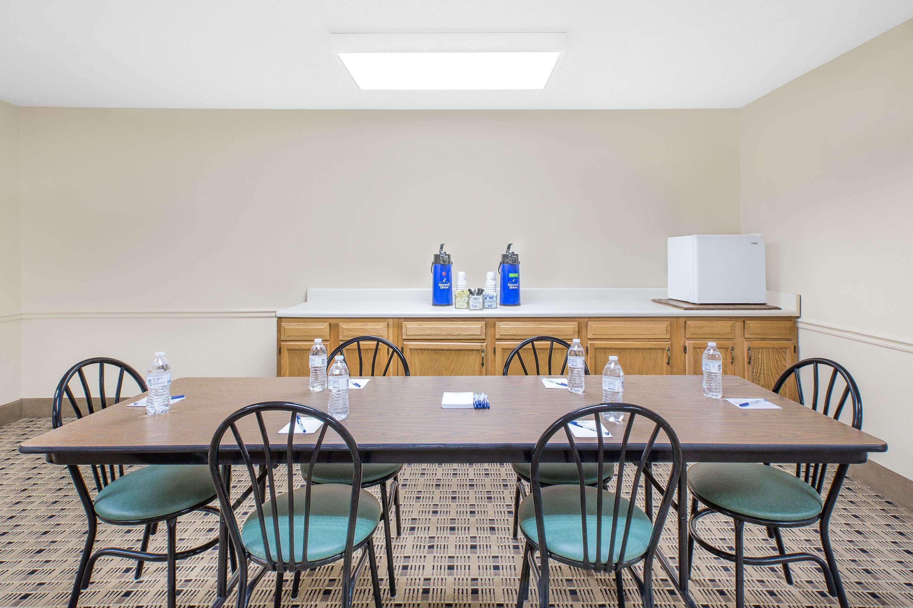 Microtel Inn & Suites By Wyndham Franklin Bagian luar foto
