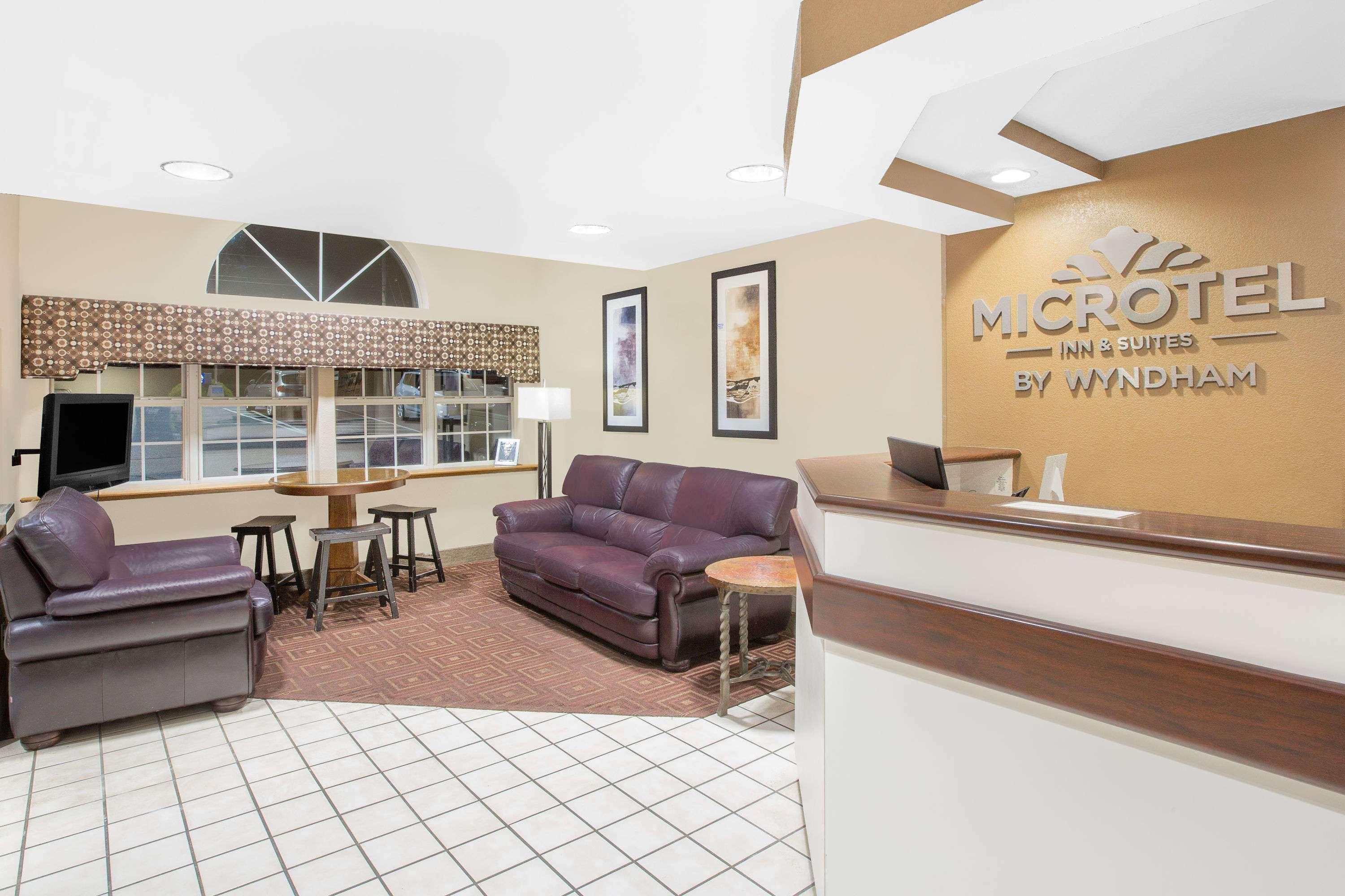 Microtel Inn & Suites By Wyndham Franklin Bagian luar foto