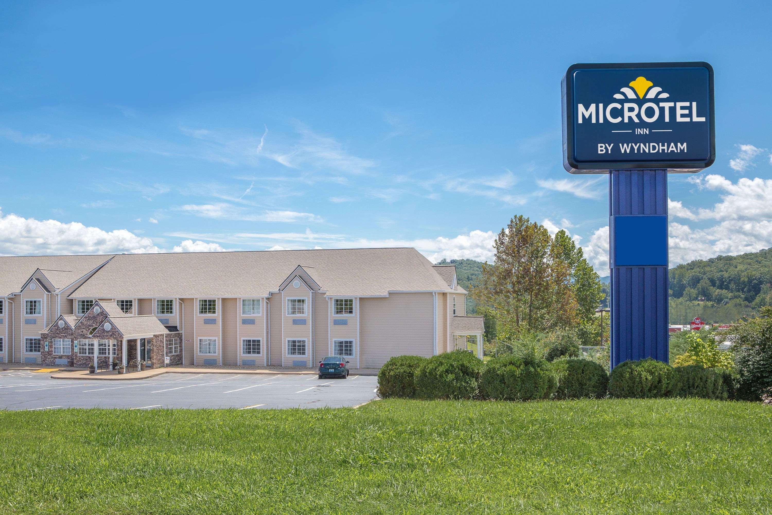 Microtel Inn & Suites By Wyndham Franklin Bagian luar foto