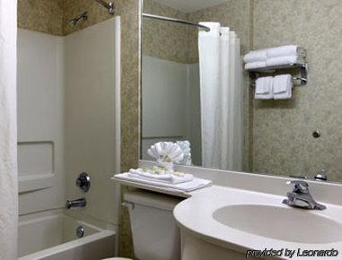 Microtel Inn & Suites By Wyndham Franklin Bagian luar foto