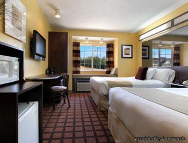 Microtel Inn & Suites By Wyndham Franklin Bagian luar foto
